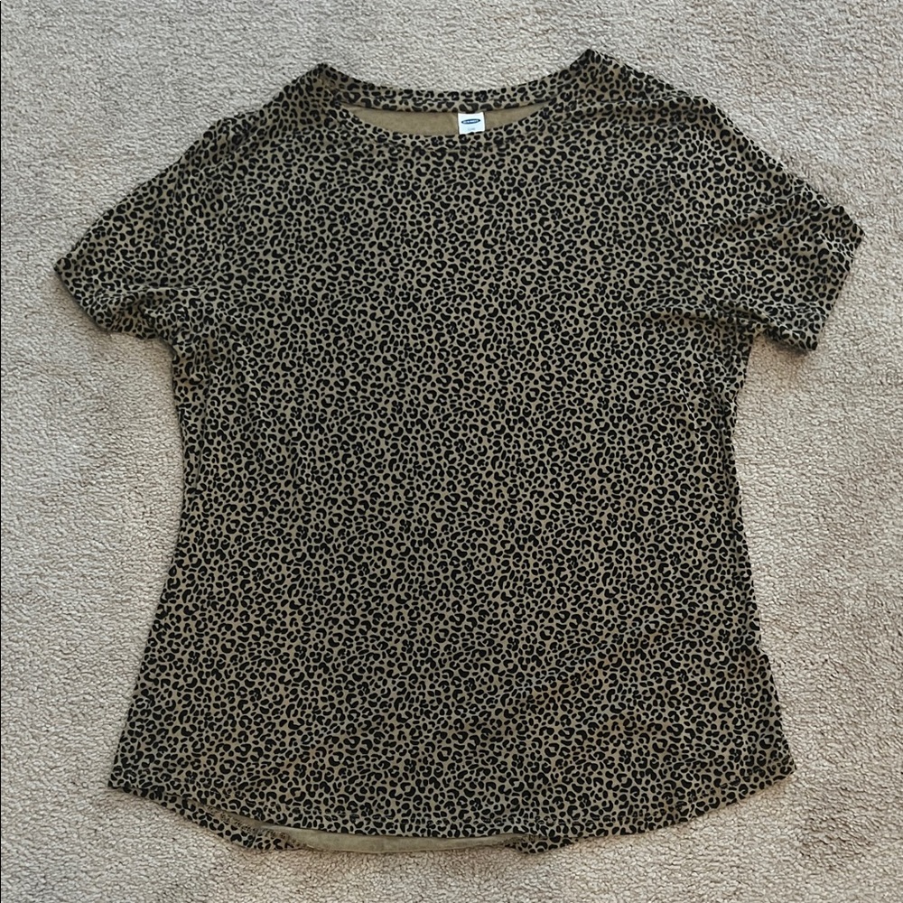 Old Navy Tan and Black Leopard Print Short Sleeve Luxe Top- size M, EUC